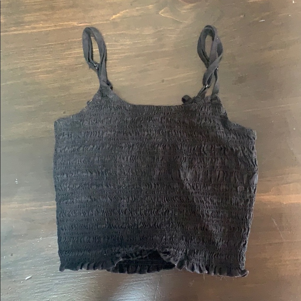 Black ribbed cropped tank top!